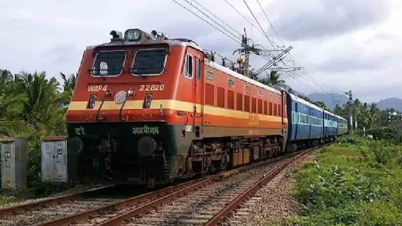 Railway cases | బీఆర్ఎస్ కార్యకర్తలపై రైల్వే కేసులు నమోదు