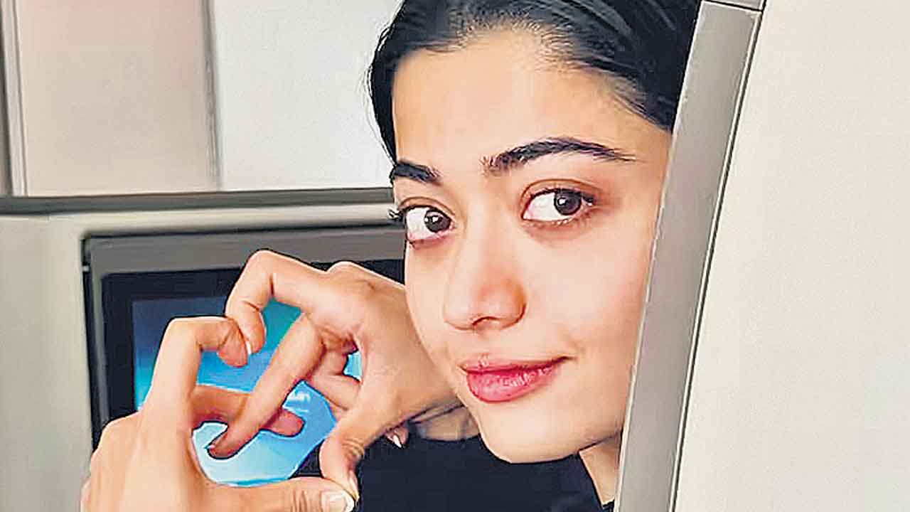 ‘చిత్ర’ విచిత్రాల శ్రీవల్లి!