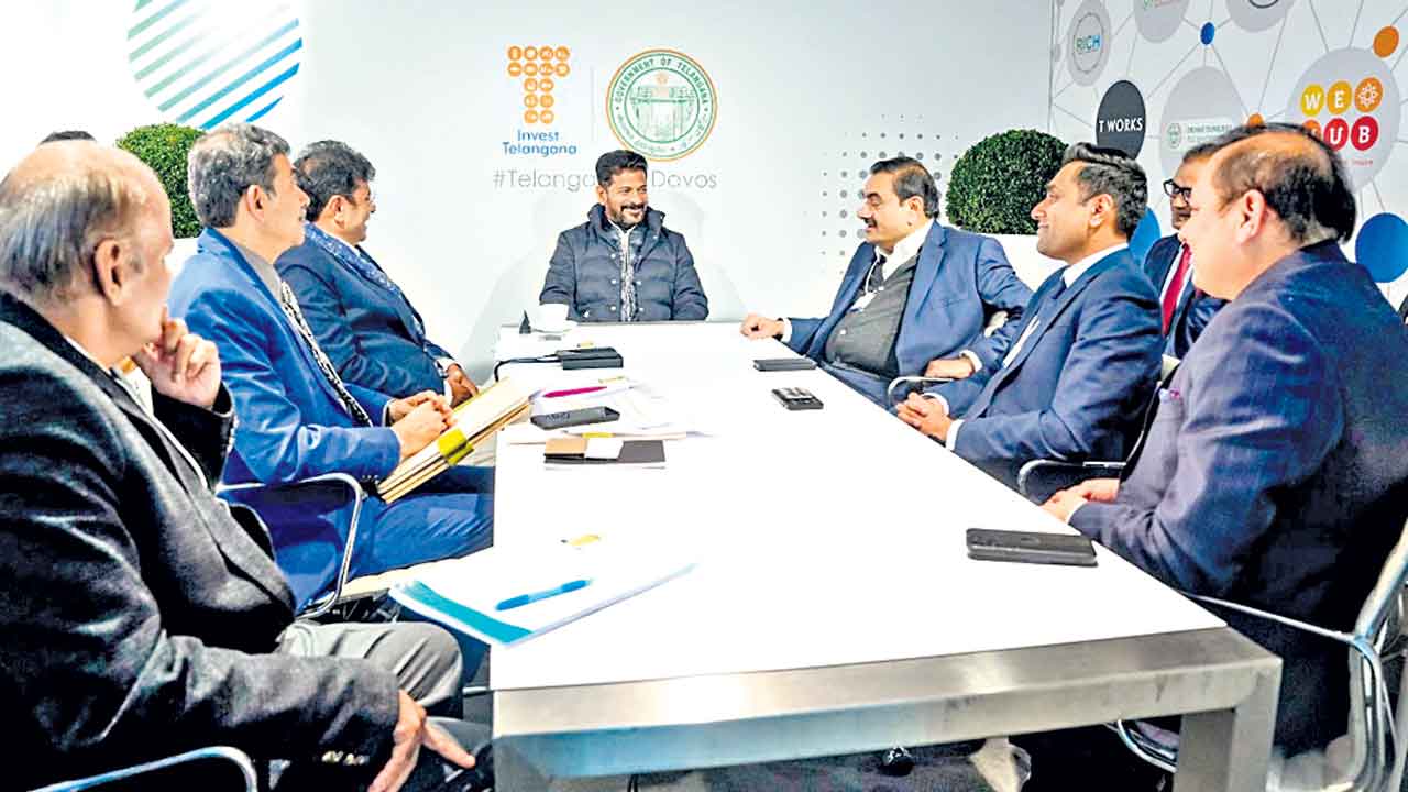 CM Revanth Reddy | అదానీతో కాంగ్రెస్‌ అధిష్ఠానం కుస్తీ.. సీఎం రేవంత్‌ దోస్తీ