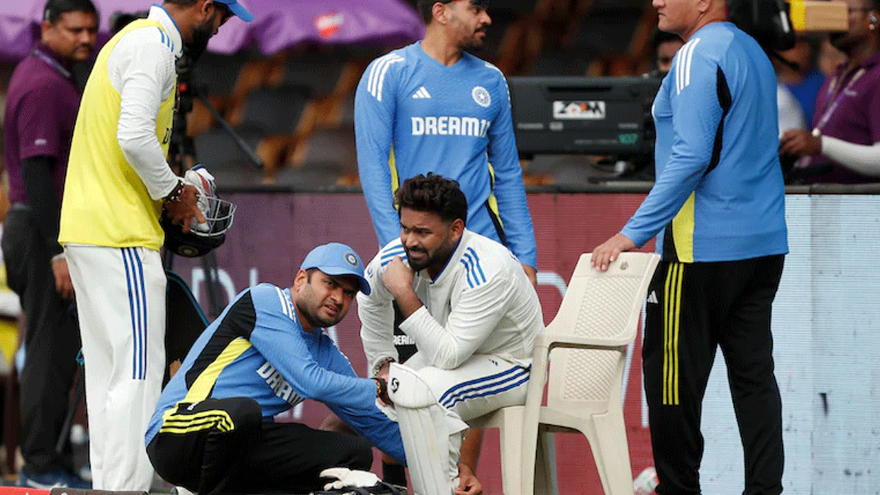 Rishabh Pant: కీపింగ్‌కు రిష‌బ్ పంత్ దూరం.. 6 వికెట్లు కోల్పోయిన కివీస్‌