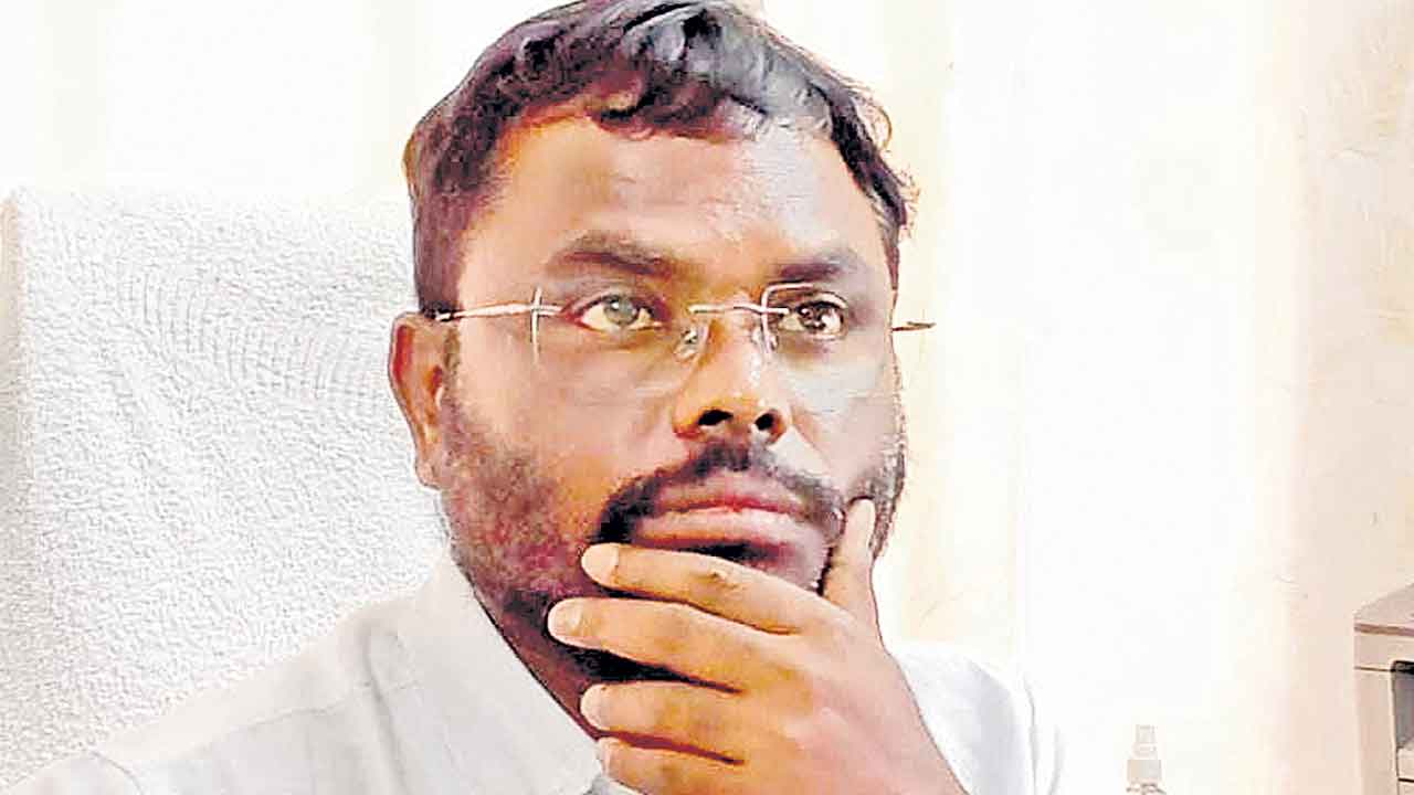 జగిత్యాల బల్దియా కమిషనర్‌ సరెండర్‌