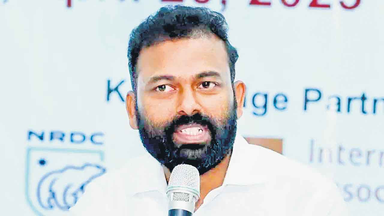 తెలంగాణలో పోలీస్‌ రాజ్యం