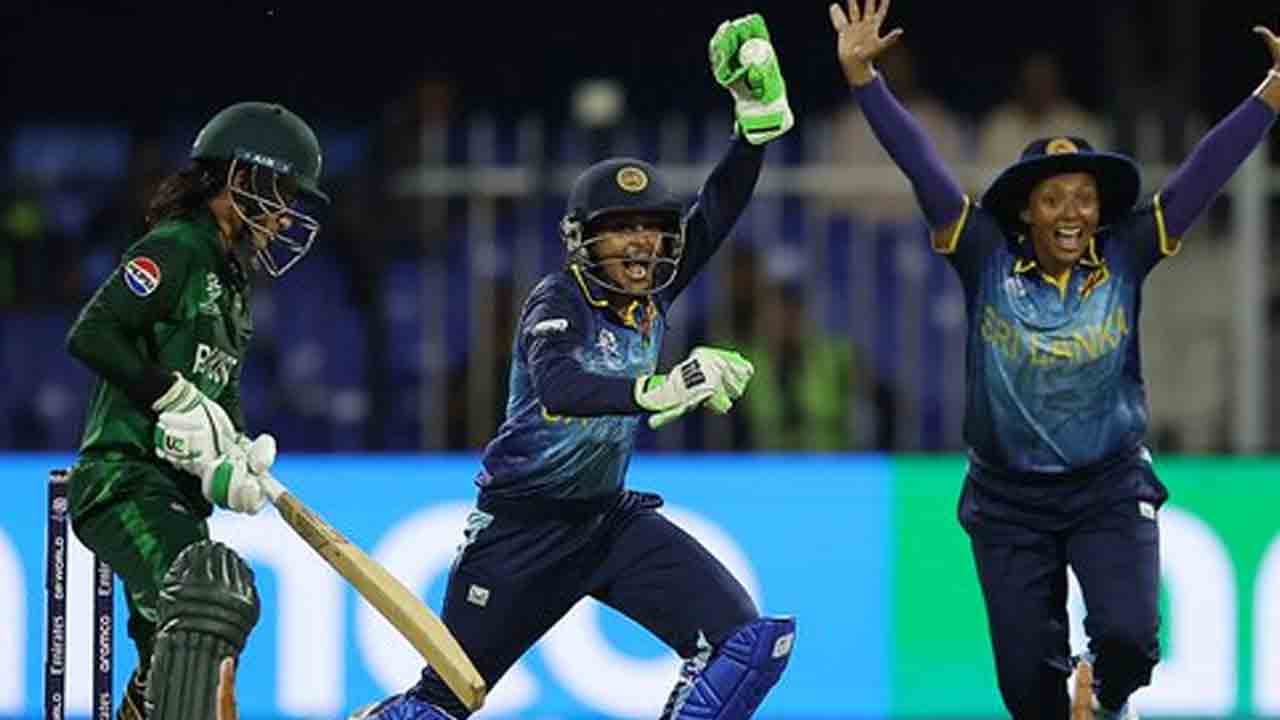 SLW vs PAKW | స్పిన్ ఆడ‌లేక కుప్ప‌కూలిన పాకిస్థాన్.. శ్రీ‌లంక ముందు తేలికైన లక్ష్యం..!