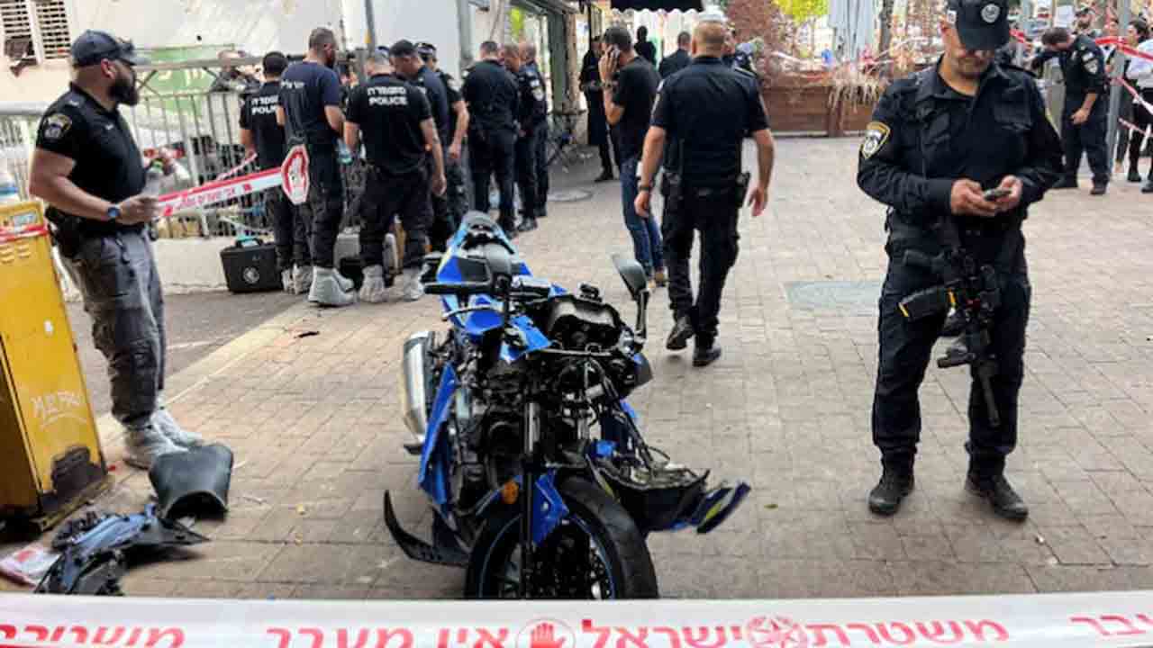 stabbing attack in Israel | ఇజ్రాయెల్‌లో కత్తిపోటు దాడులు.. ఆరుగురికి గాయాలు