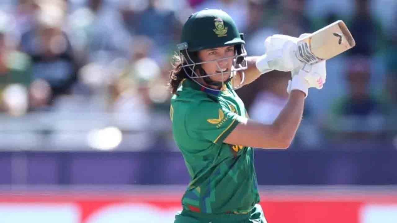 SAW vs ENGW | టాస్ గెలిచిన ద‌క్షిణాఫ్రికా.. ప‌వ‌ర్ ప్లేలో ఎంత కొట్టిందంటే..?