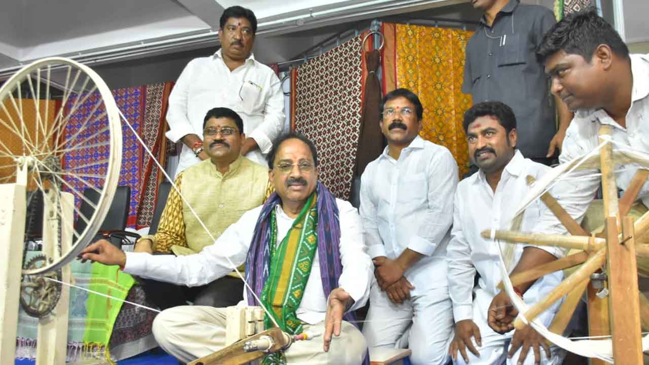 Minister Thummala | చేనేత కార్మికులకు ప్రభుత్వ ప్రోత్సాహం : మంత్రి తుమ్మల