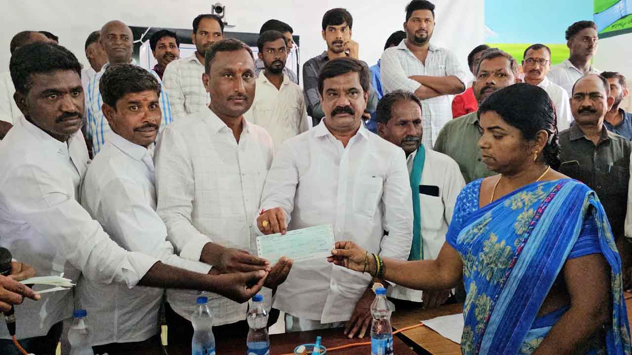 MLA Vemula | ఆబిడ్డలకు ఇస్తామన్న తులం బంగారం హామీని నెరవేర్చాలి : ఎమ్మెల్యే వేముల