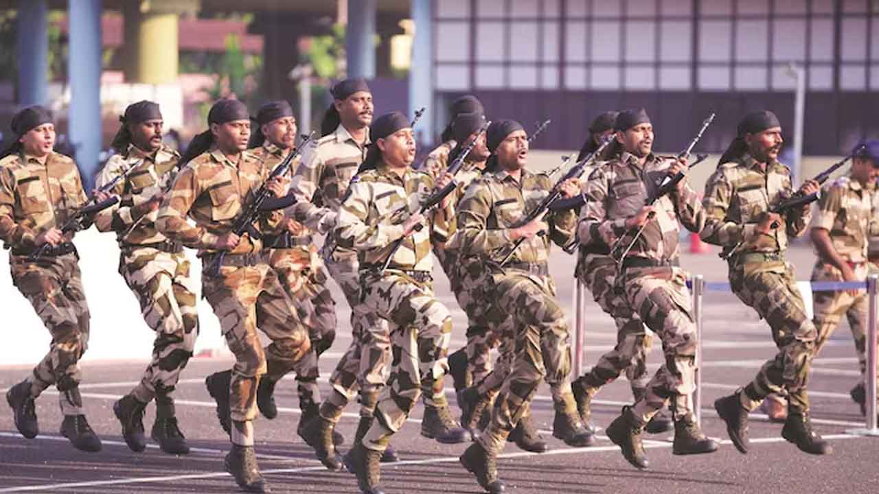 వీఐపీలకు ఎన్‌ఎస్‌జీ కమాండో భద్రత ఉపసంహరణ