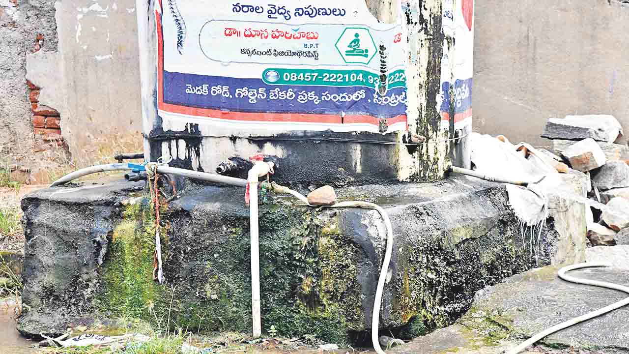 కలుషిత నీటితో జనం బెంబేలు