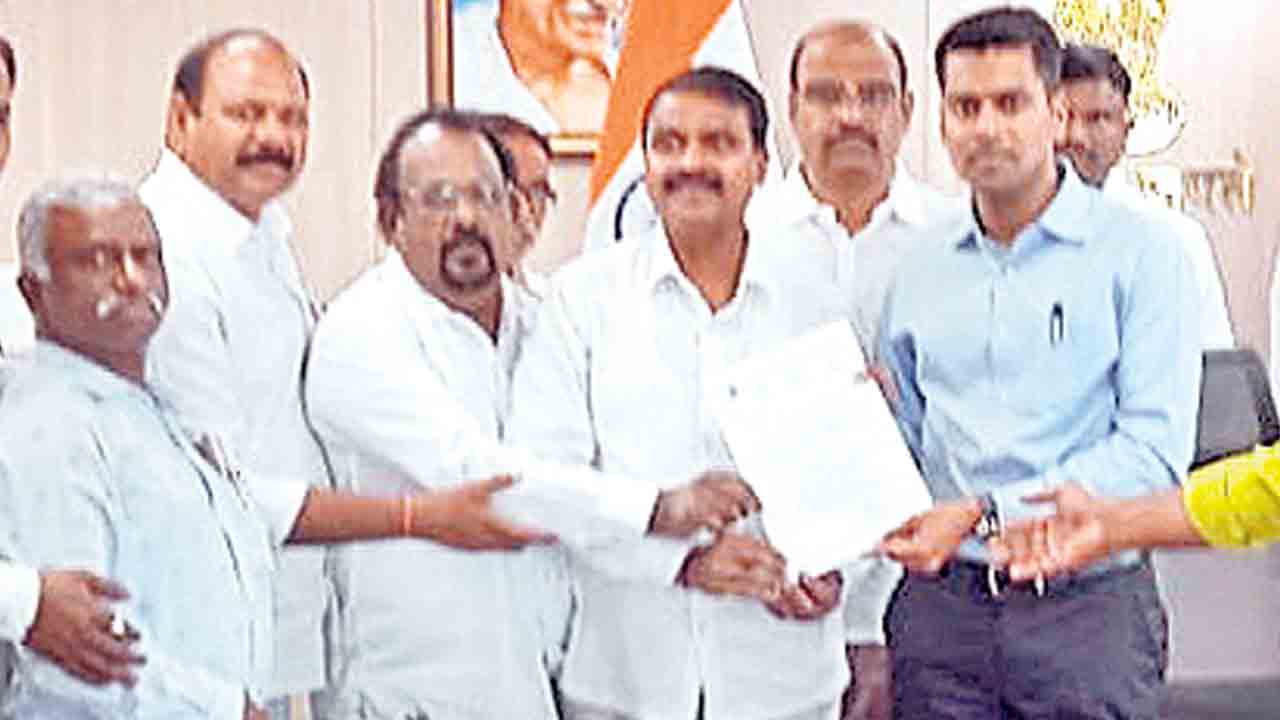 ఆర్టీసీ హామీల అమలుకు మహోద్యమం.. డిసెంబర్‌ 5న సచివాలయం ముట్టడి