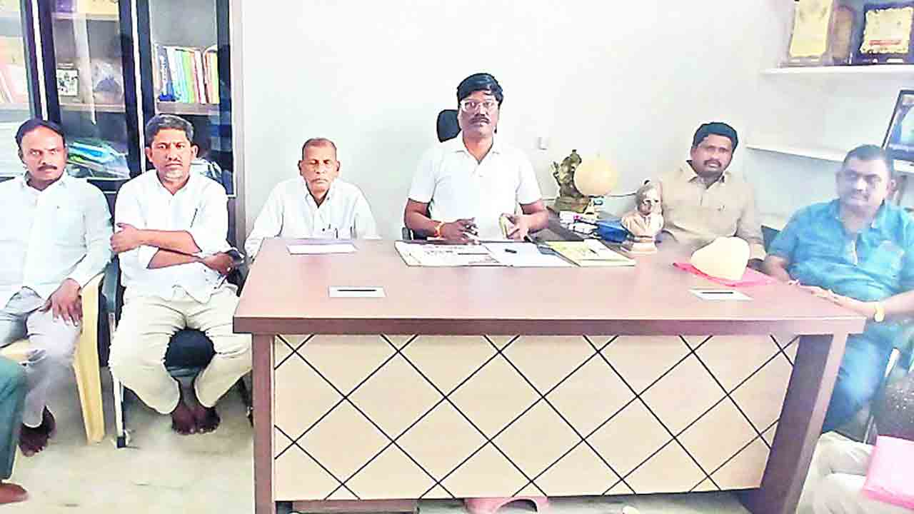 రైతులను నిలువుదోపిడీ చేయడమే ప్రజాపాలనా?