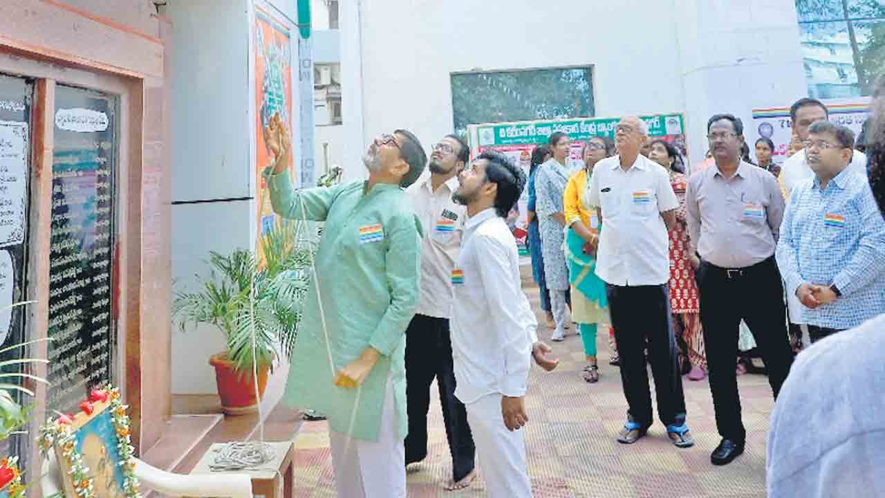 కేడీసీసీబీకి ఆలిండియా ఫస్ట్‌ బెస్ట్‌ అవార్డు