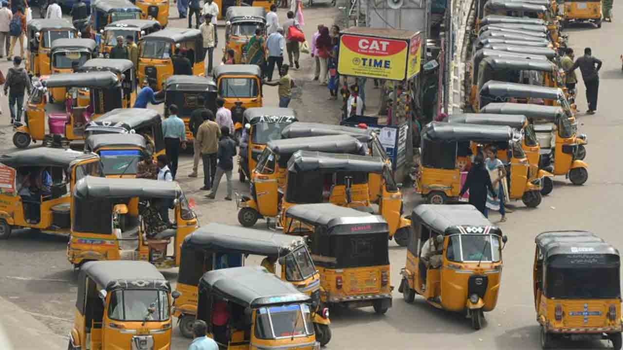 5న ఆటో డ్రైవర్ల మహా ధర్నా