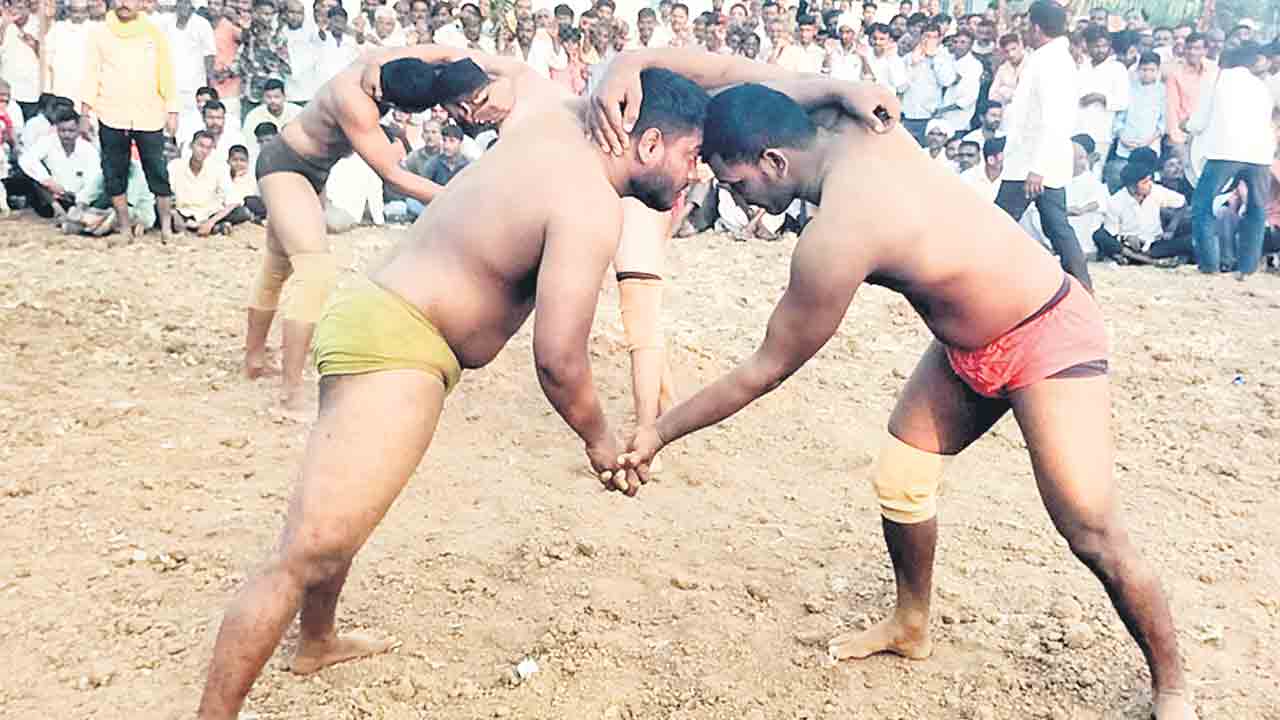 పట్టరా.. పట్టు..