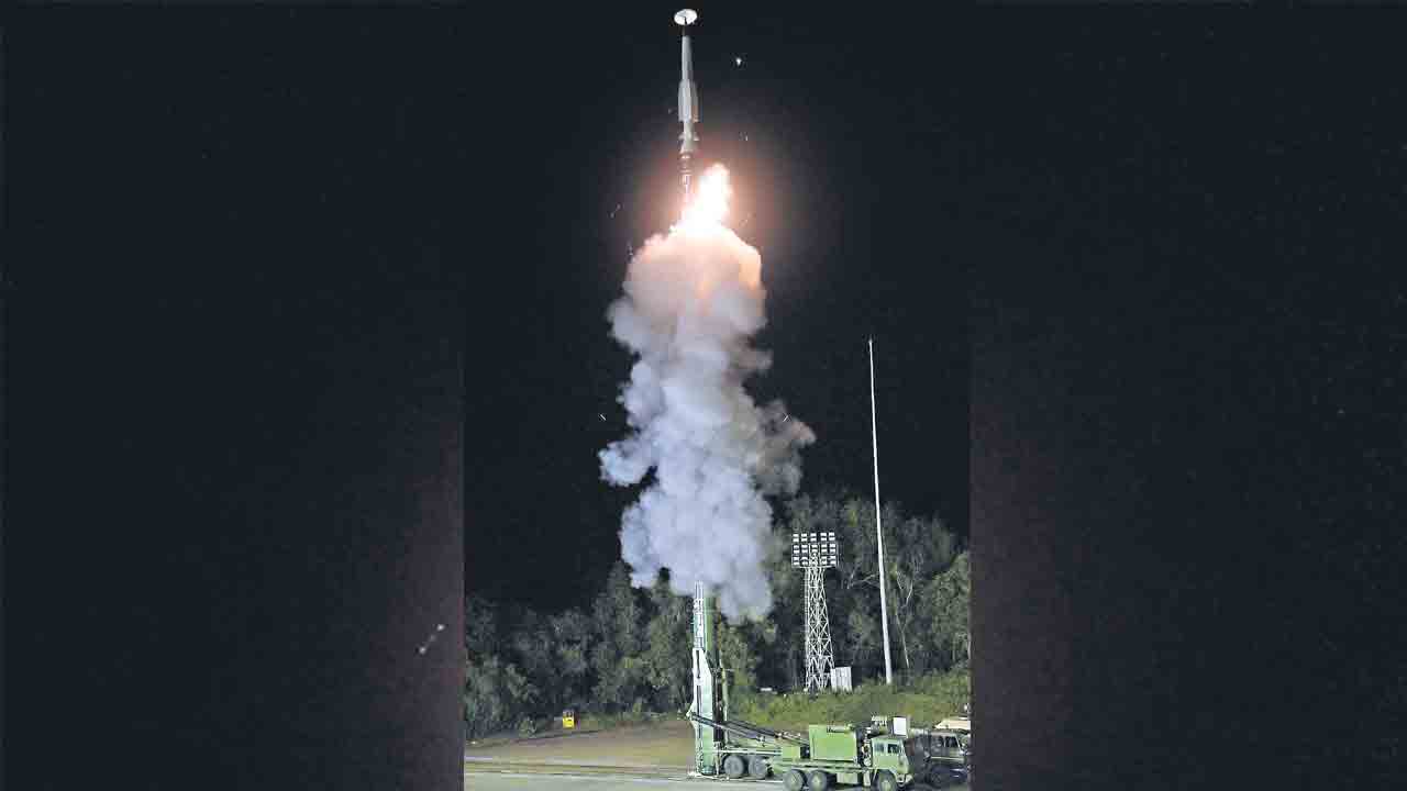 దీర్ఘశ్రేణి హైపర్‌సానిక్‌ క్షిపణి పరీక్ష సక్సెస్‌