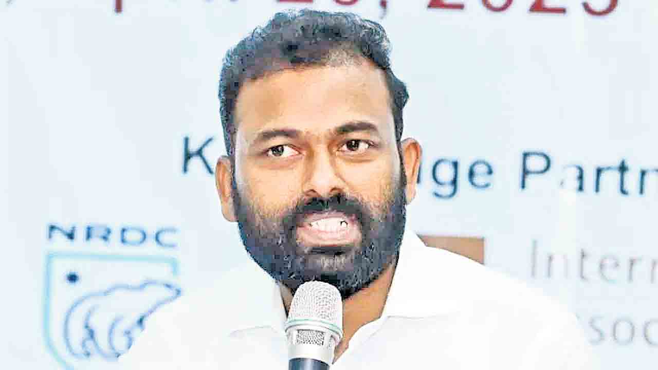 కేటీఆర్‌ పాదయాత్రతో సంజయ్‌కు ఉలుకెందుకు?: సతీశ్‌రెడ్డి