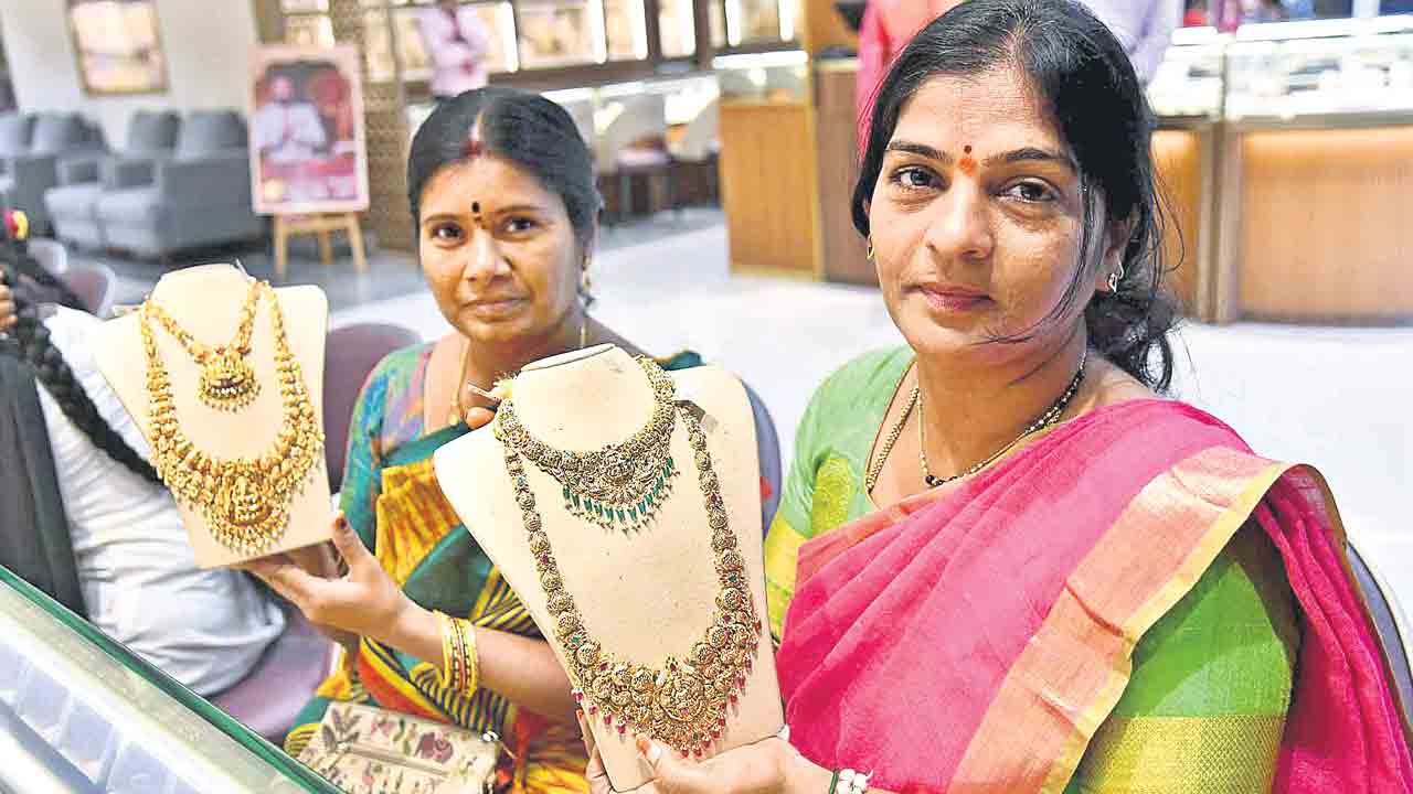 Gold Price | మళ్లీ పెరిగిన బంగారం ధర.. 92 వేలకు వెండి