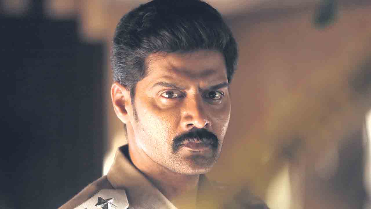 ది డెవిల్‌ ఈజ్‌ వెయిటింగ్‌