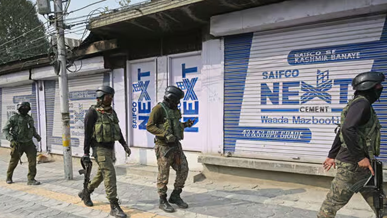 Encounter | ఎన్‌కౌంటర్లలో ముగ్గురు ఉగ్రవాదుల హతం.. మృతుల్లో లష్కరే తాయిబా టాప్‌ కమాండర్‌