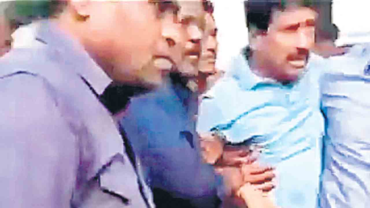 కక్ష సాధింపే కాంగ్రెస్‌ ఎజెండానా?