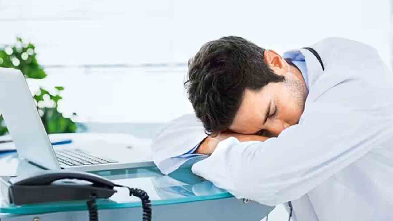 Department Manager | కంపెనీలో కునుకు తీశాడని.. ఉద్యోగం నుంచి తొలగించారు..