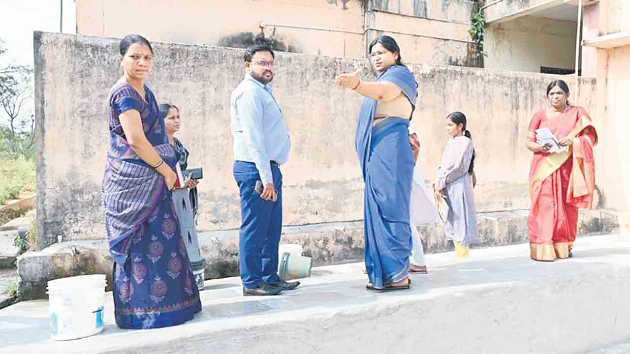 డీఈవో గారూ.. కేజీబీవీలపై పర్యవేక్షణేదీ