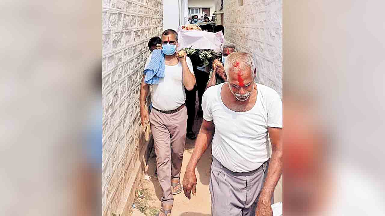 Kondareddypally | కొండారెడ్డిపల్లి అష్టదిగ్బంధం.. మీడియా, రాజకీయ నేతలకు నో ఎంట్రీ