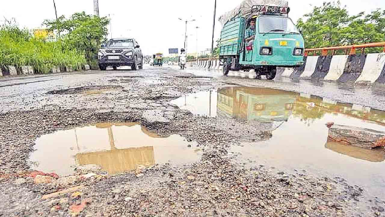 Scam in Karnataka | కర్ణాటకలో మరో భారీ స్కామ్..! రూ.46,300కోట్ల పనుల్లో అక్రమాలు వెలుగులోకి..!