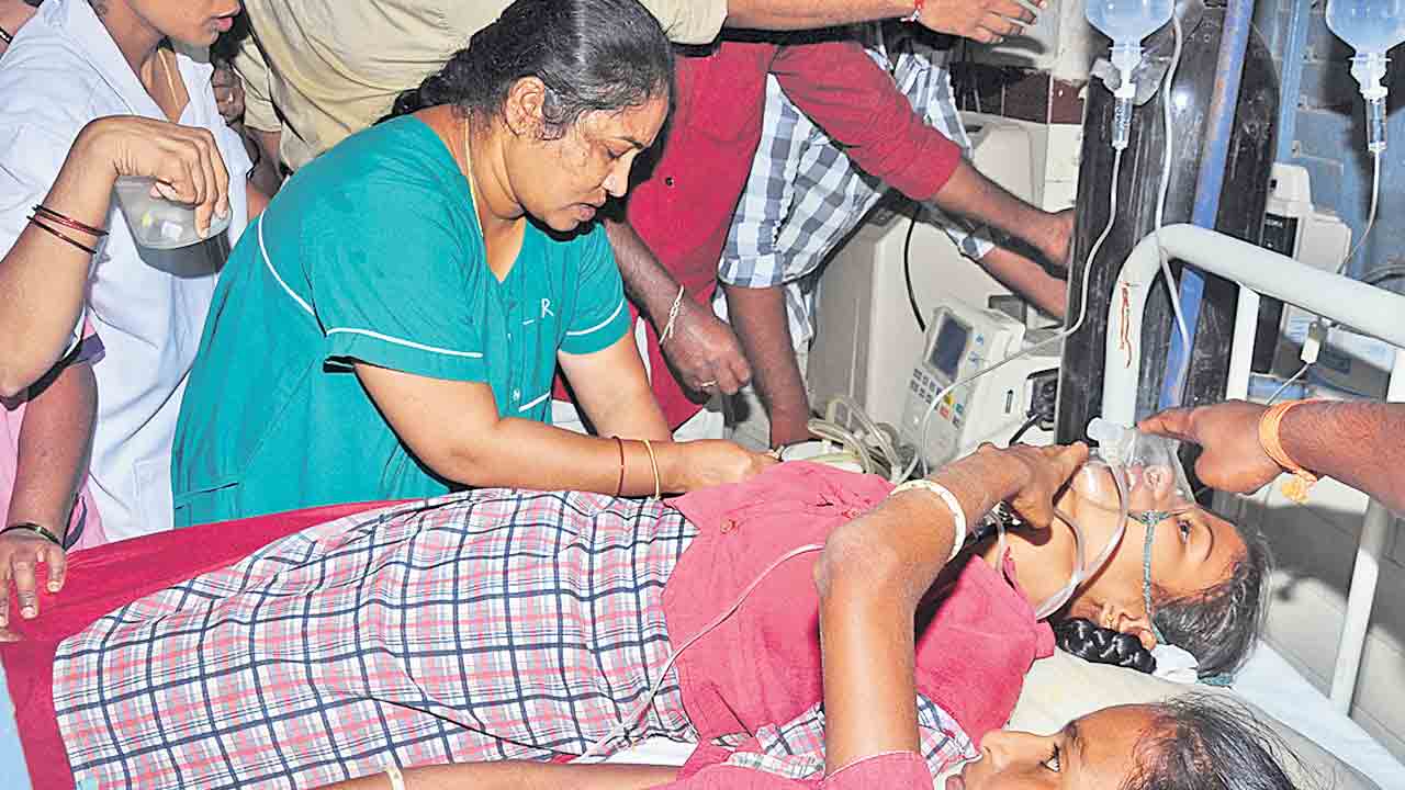 మళ్లీ ఫుడ్పాయిజన్