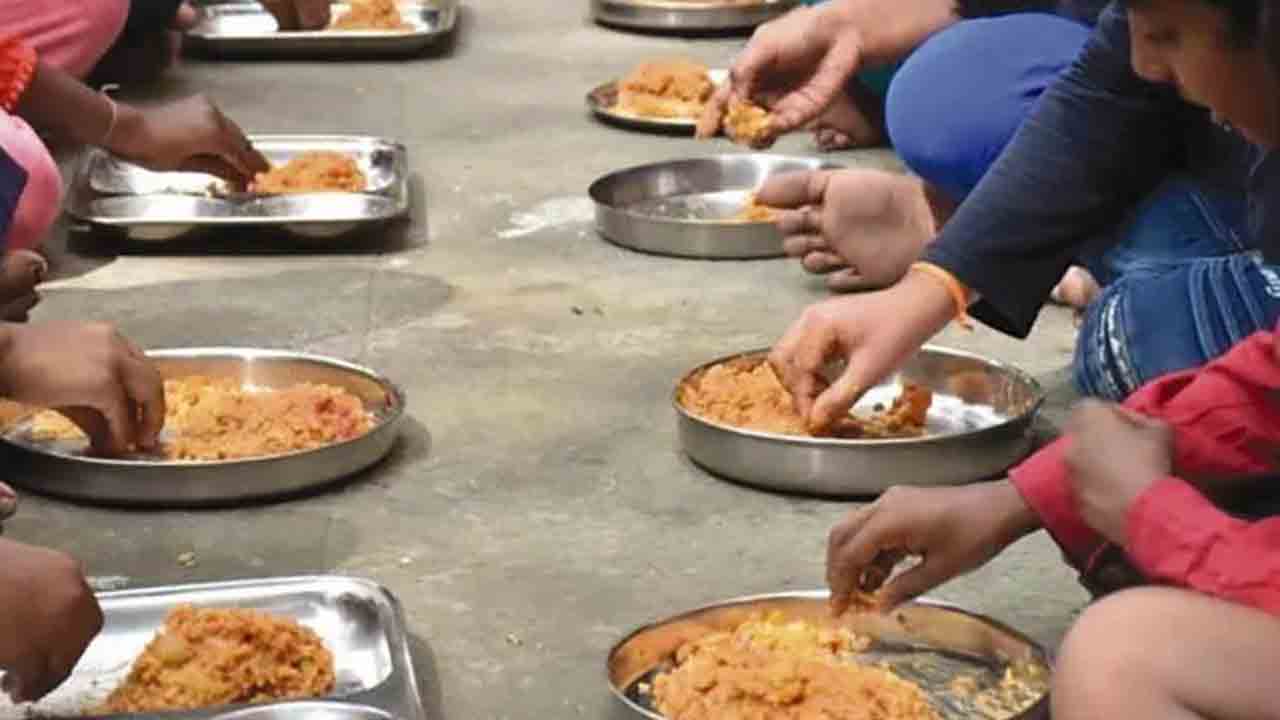 మా సమస్యలు పట్టించుకోరా?