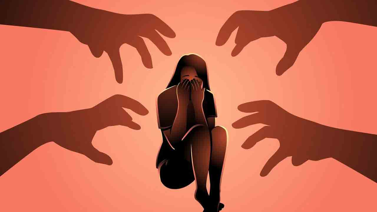 బరితెగిస్తున్నరు..!!