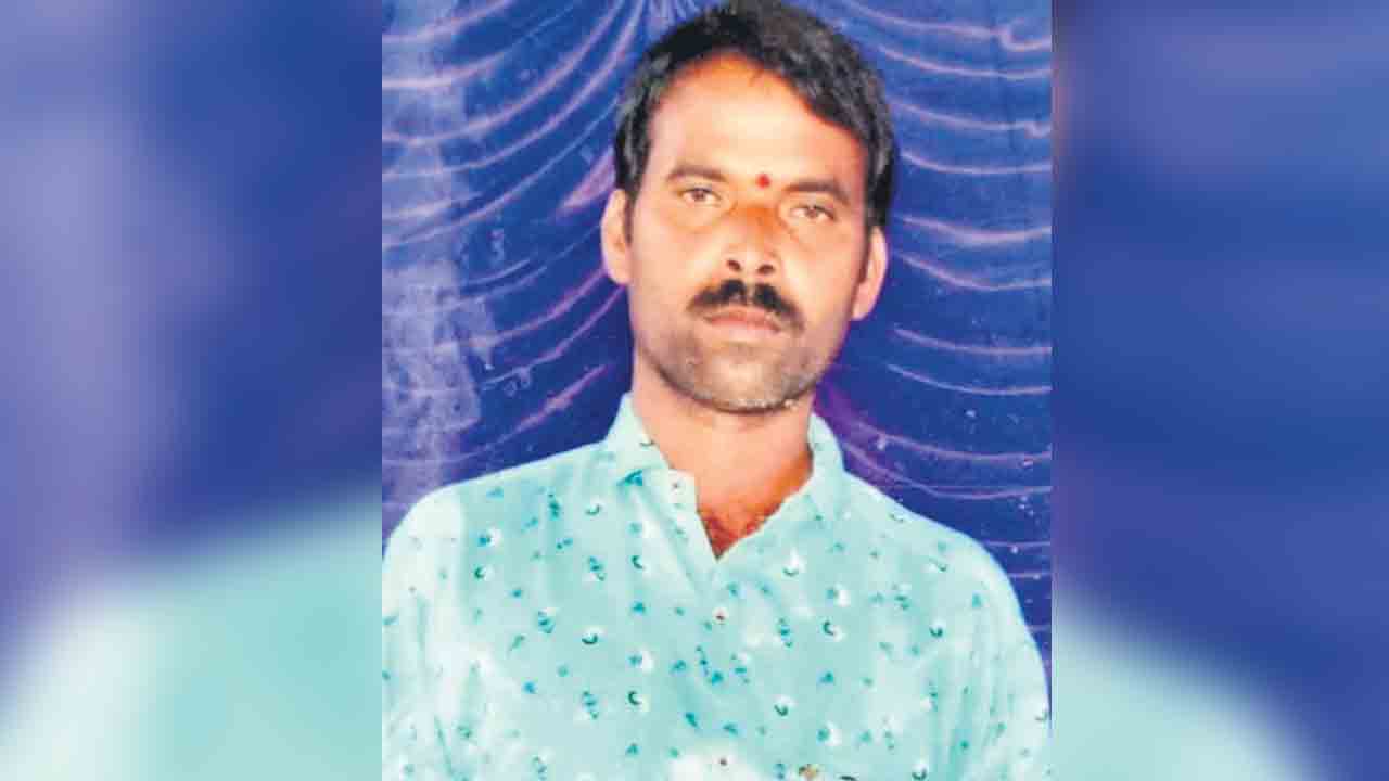 దిగుబడి రాక రైతు ఆత్మహత్య