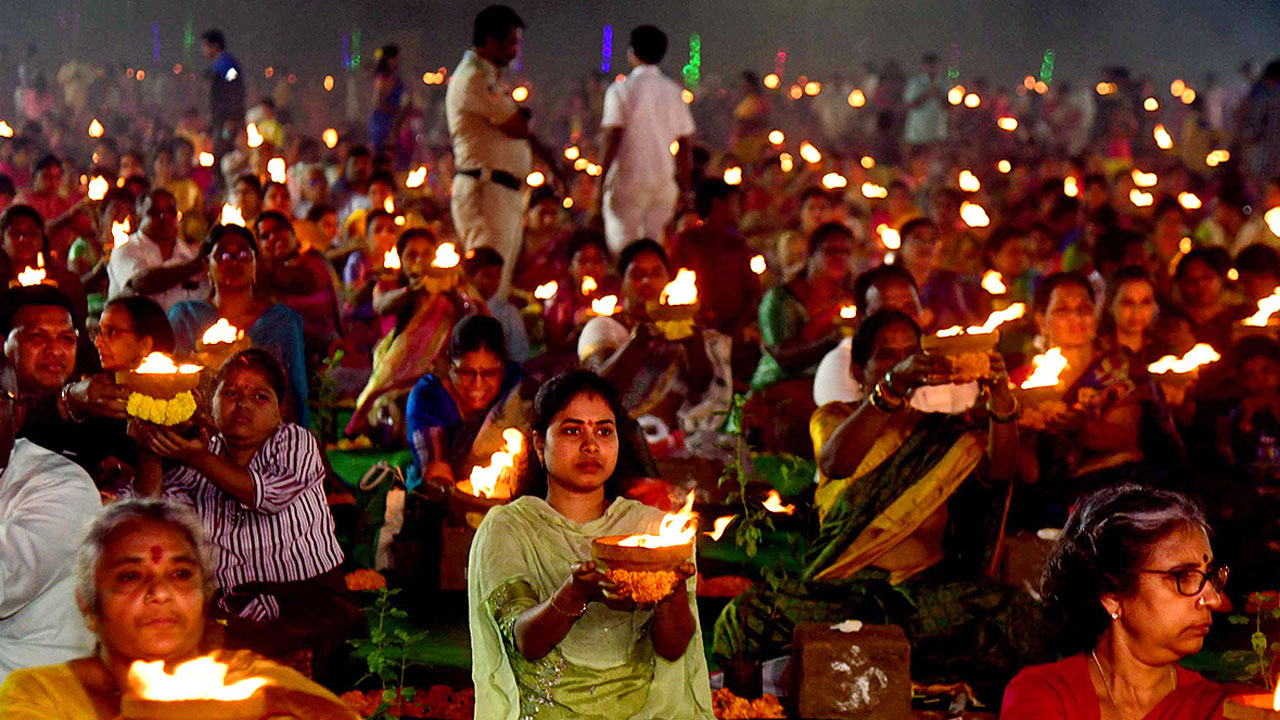 వైభవంగా కార్తీక దీపోత్సవాలు