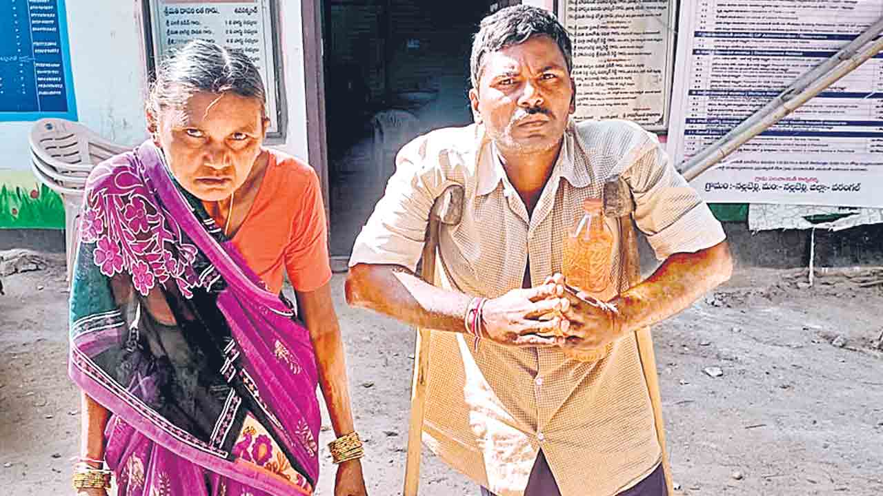 కాంగ్రెస్‌ నాయకుడి చీటింగ్‌