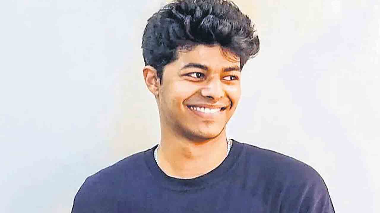 డైరెక్టర్‌గా విజయ్‌ తనయుడు