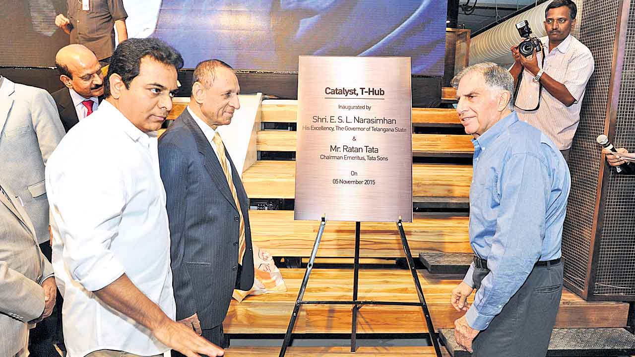 ‘దశ’వసంతంలోకి టీహబ్‌