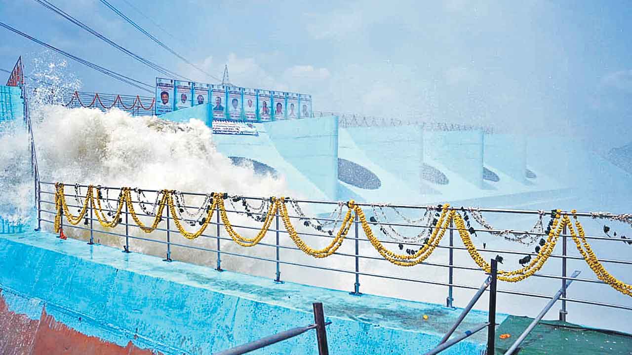 Telangana | ఇరిగేషన్‌ శాఖపై ఖమ్మం మంత్రుల పెత్తనం.. ఎవరికివారుగా సమీక్షలు.. పరస్పర విరుద్ధంగా ఆదేశాలు