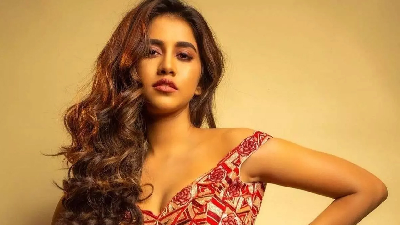 Nabha Natesh | ఆ సినిమా కోసం బీడీలు కాల్చాను: నభా నటేష్‌