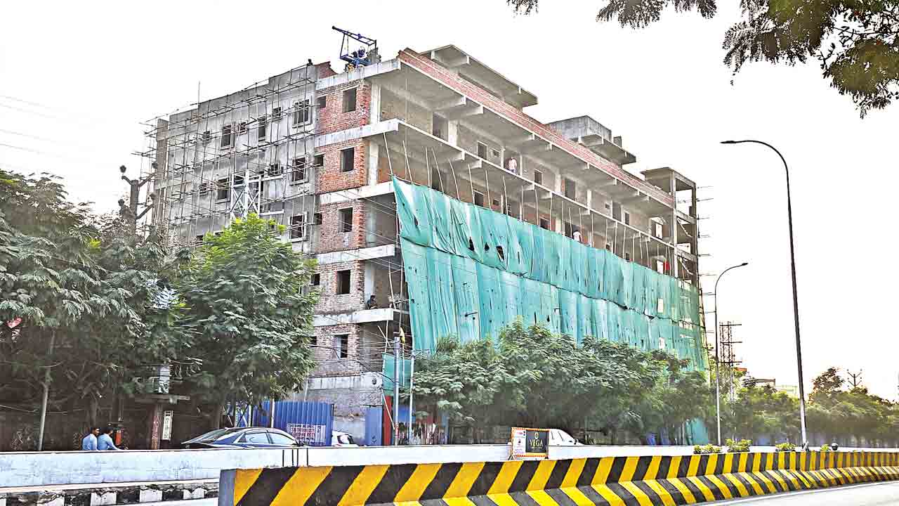 Ayyappa Society | జీరో పర్మిషన్ల పేరుతో దందా.. అయ్యప్ప సొసైటీలో యధేచ్ఛగా అక్రమ నిర్మాణాలు