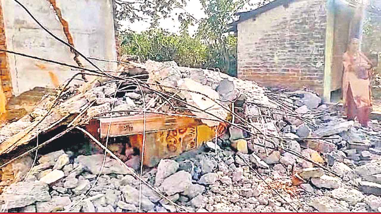 జమ్ములో కశ్మీర్‌ పండిట్ల దుకాణాల కూల్చివేత