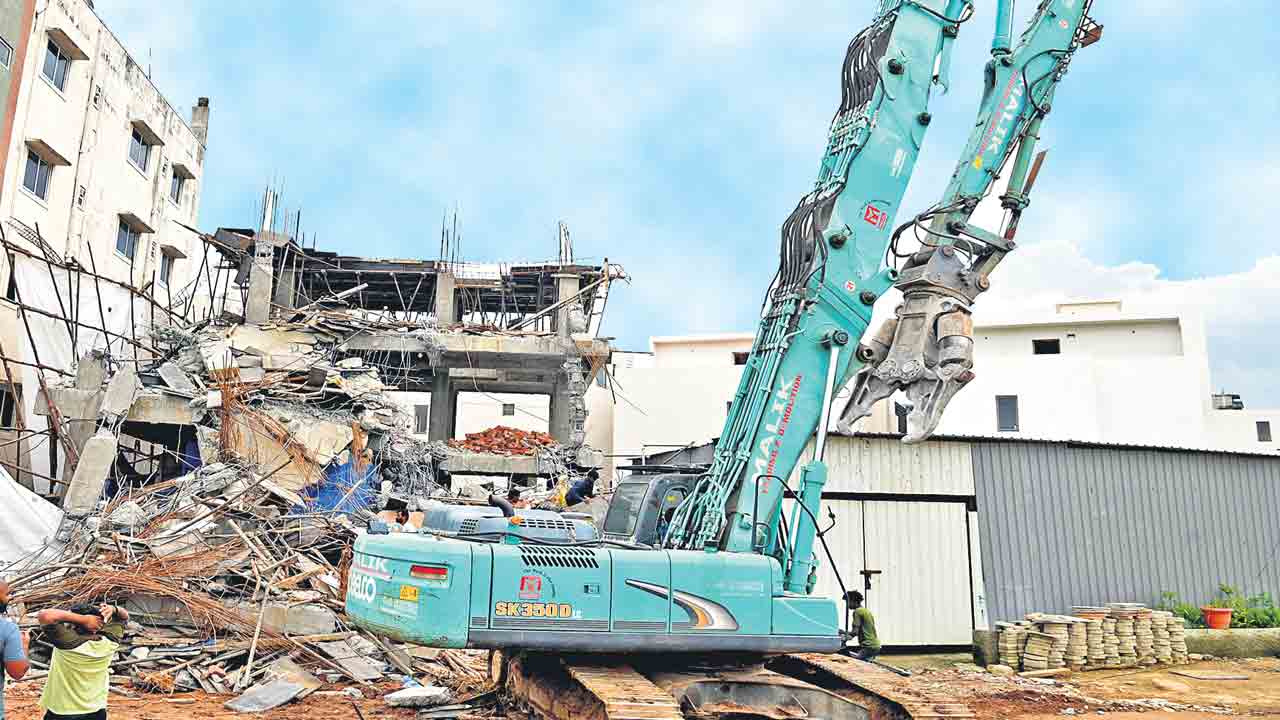 HYDRAA | హైడ్రాకు 100కుపైగా ఫిర్యాదులు.. క్షేత్రస్థాయిలో పరిశీలనకు ప్రత్యేక బృందాలు