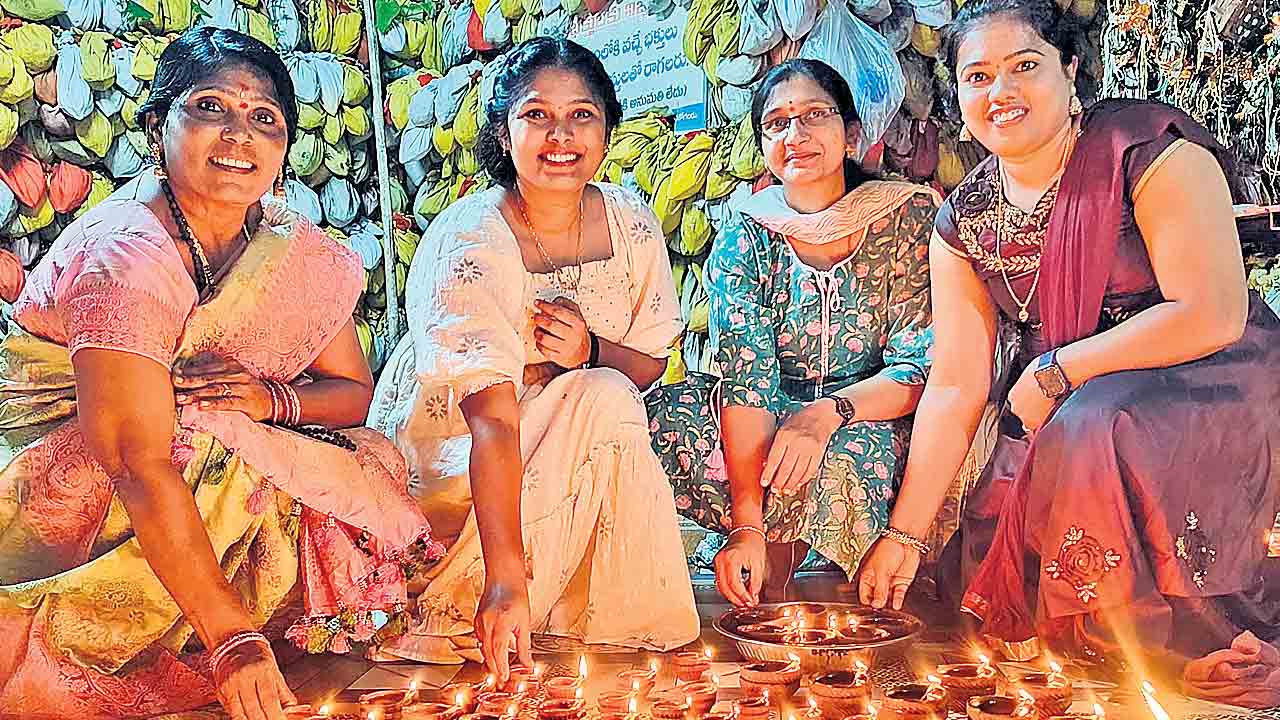 వాడవాడలా దివ్వెల దీపావళి