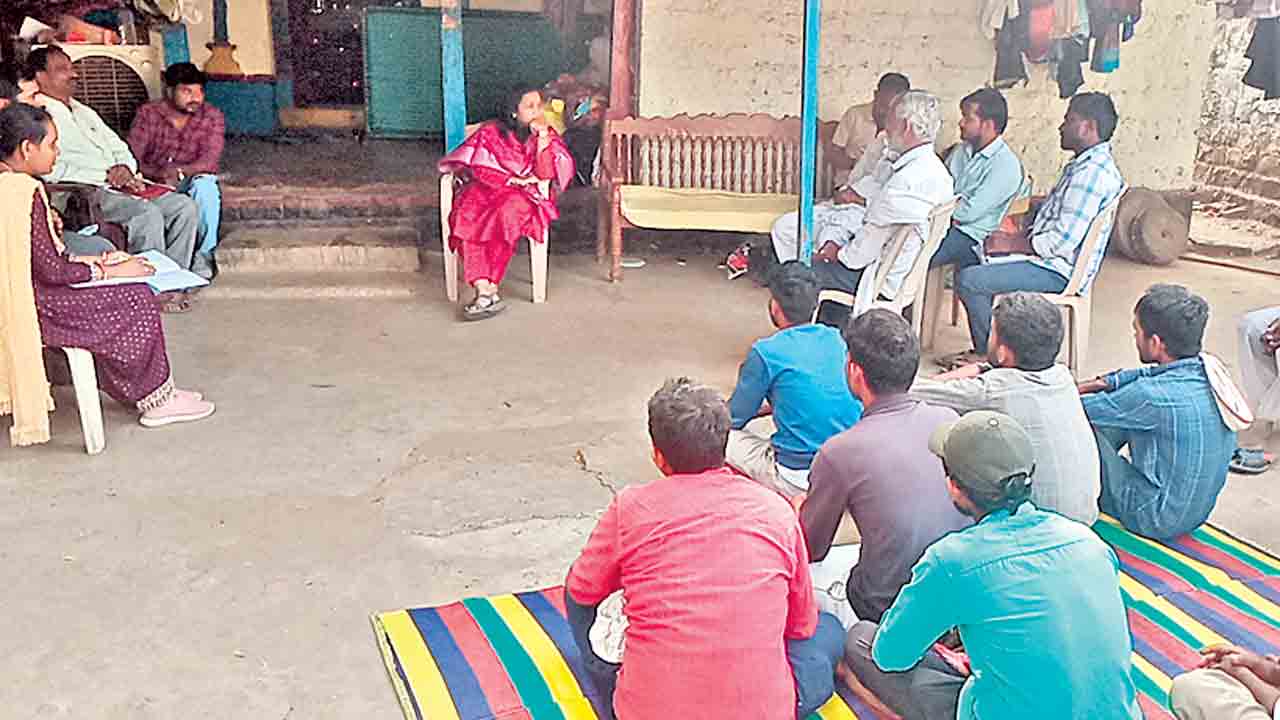 Kutumba Survey | సమగ్ర సర్వేకు సహాయ నిరాకరణ.. కులం పేరు లేదని తండావాసుల సర్వే నిలిపివేత