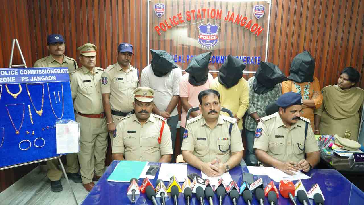 పూజల పేరిట మోసం చేసిన ముఠా అరెస్ట్‌