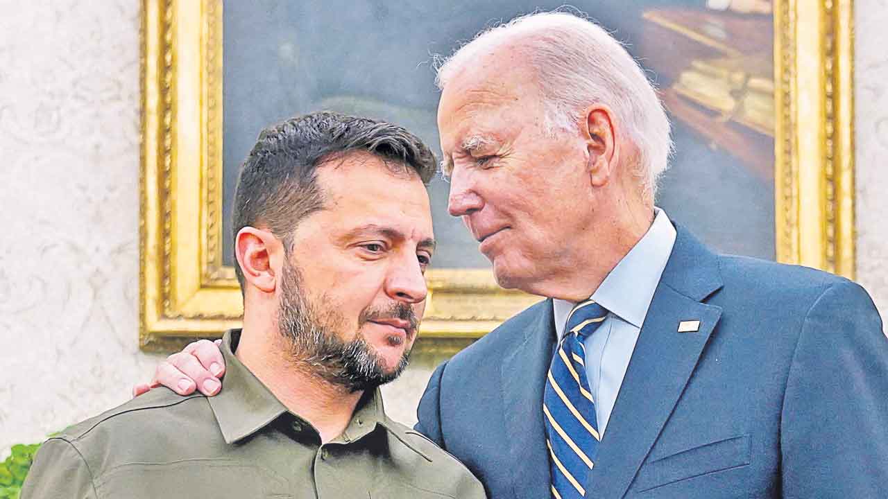 Russia- Ukraine War | దీర్ఘశ్రేణి క్షిపణులకు సై.. ఉక్రెయిన్‌కు అమెరికా అధ్యక్షుడు బైడెన్‌ పచ్చజెండా