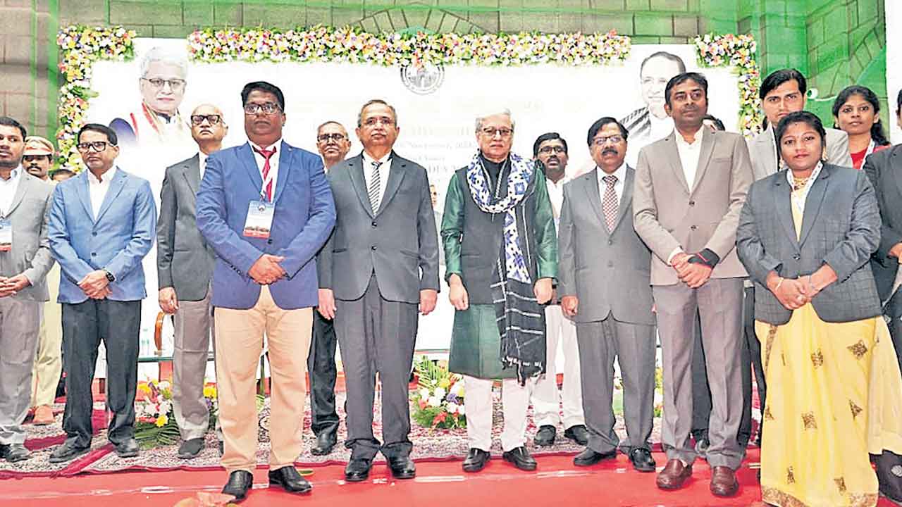 రాజ్యాంగం మన జీవన మార్గం