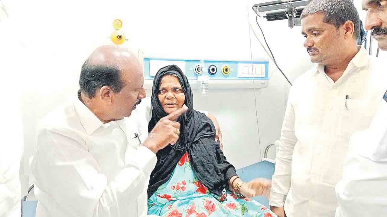 ఎల్లారెడ్డిలో రౌడీల పాలన