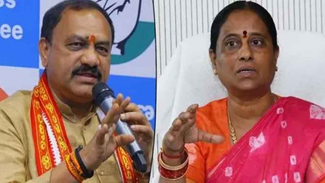 ఆలయ కమిటీల్లో కాంగ్రెస్‌ సోషల్‌ మీడియా కోఆర్డినేటర్లు