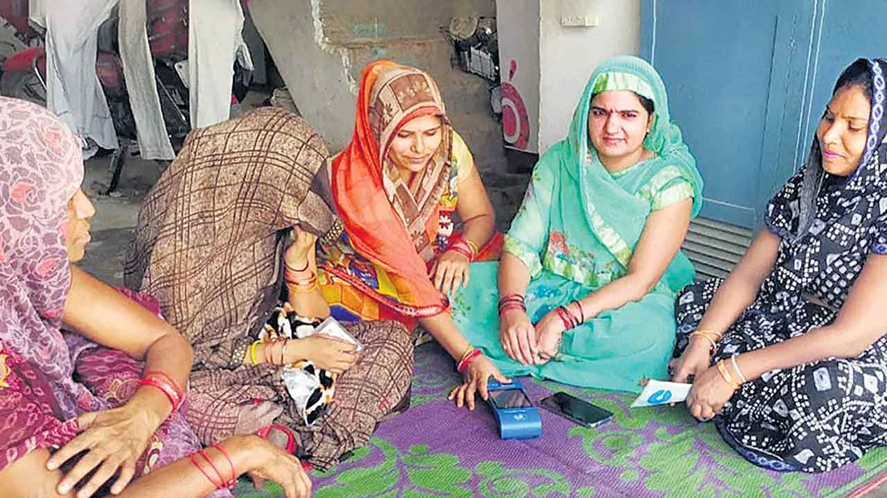 ధనలక్ష్మికి దన్ను ఇద్దాం