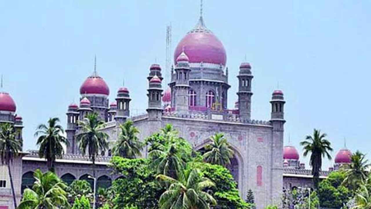 ఫిరాయింపు ఎమ్మెల్యేలపై వేటు వేయాల్సిందే